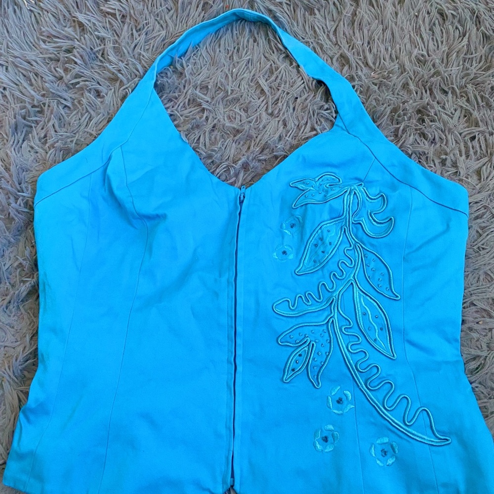 blue halter cache top